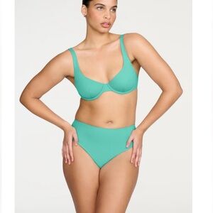 The High Waist and The Scoop CUUP swim set bundle size 6 & 8 in Tide